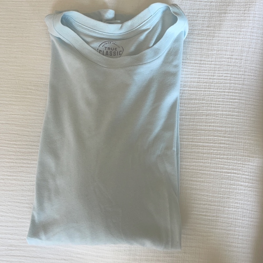 NWOT Men’s True Classic baby blue shirt. Size XL